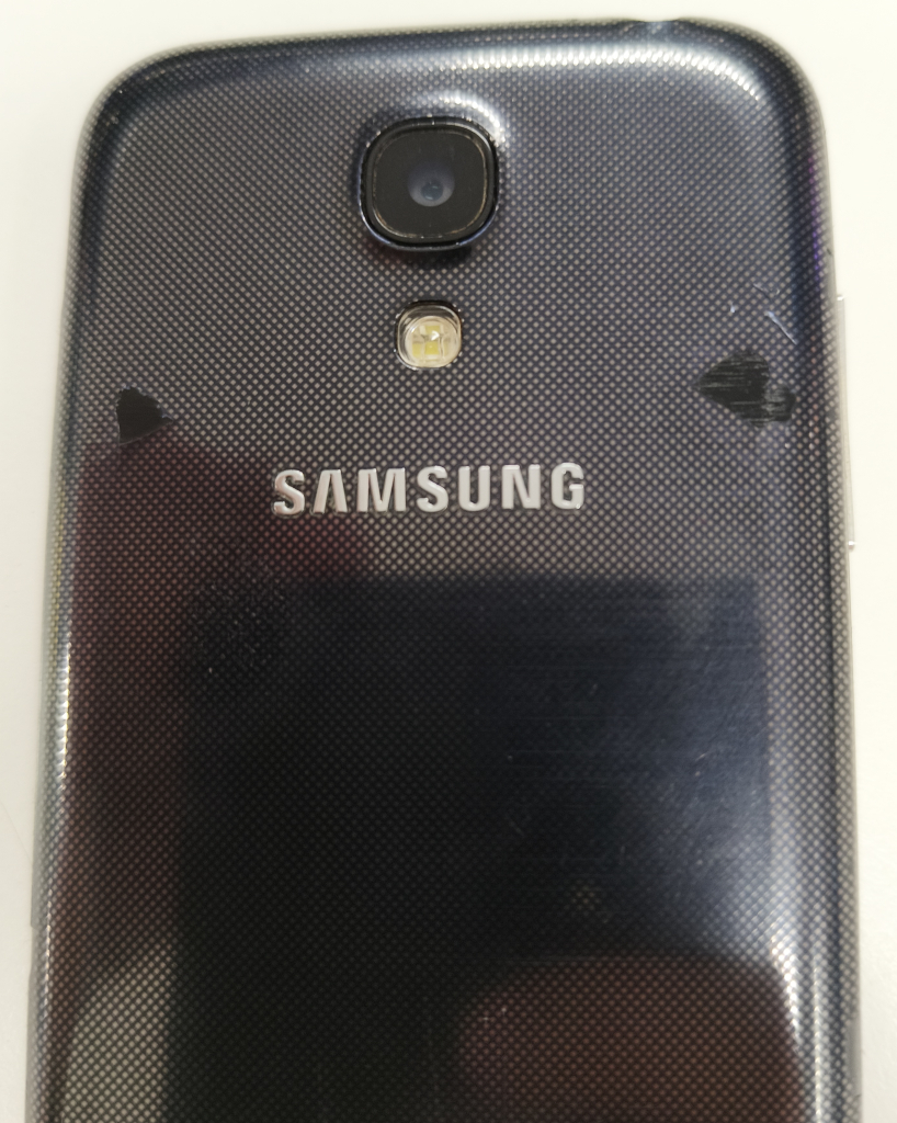 Galaxy S4 Mini cracky back