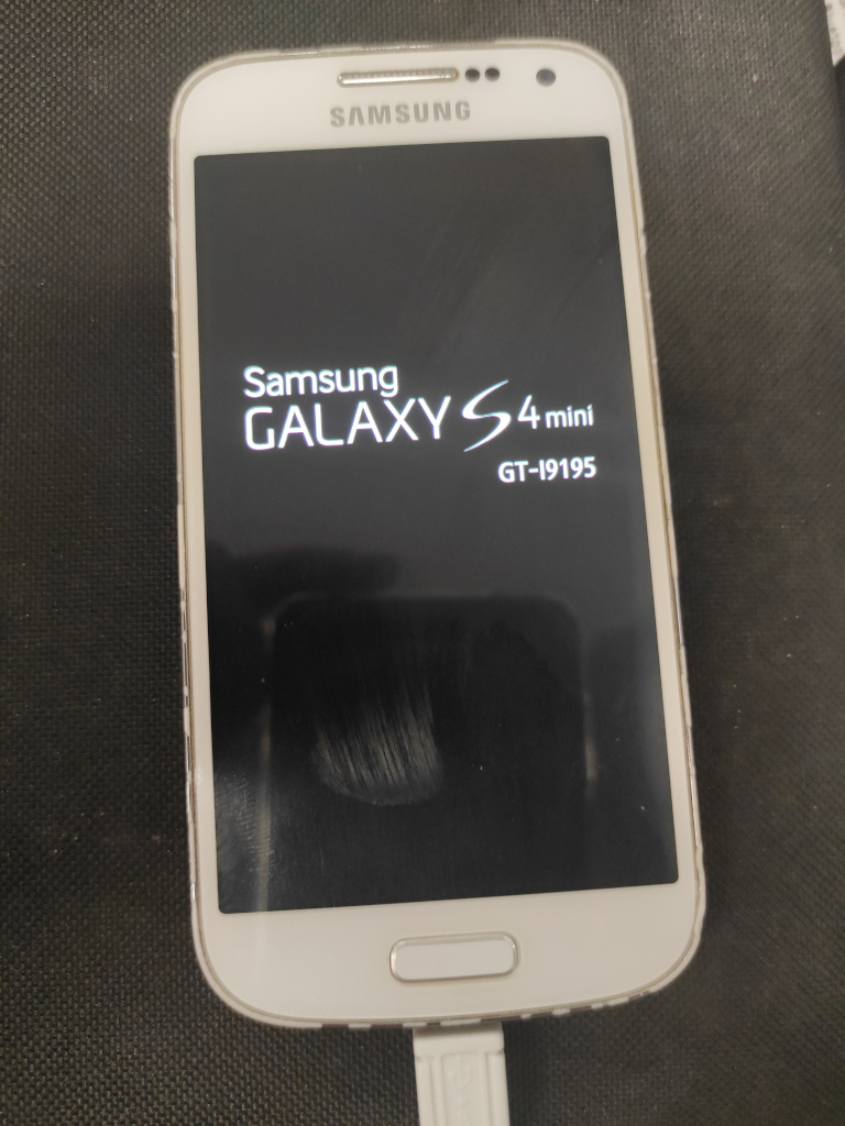 Samsung Galaxy S4 mini screen