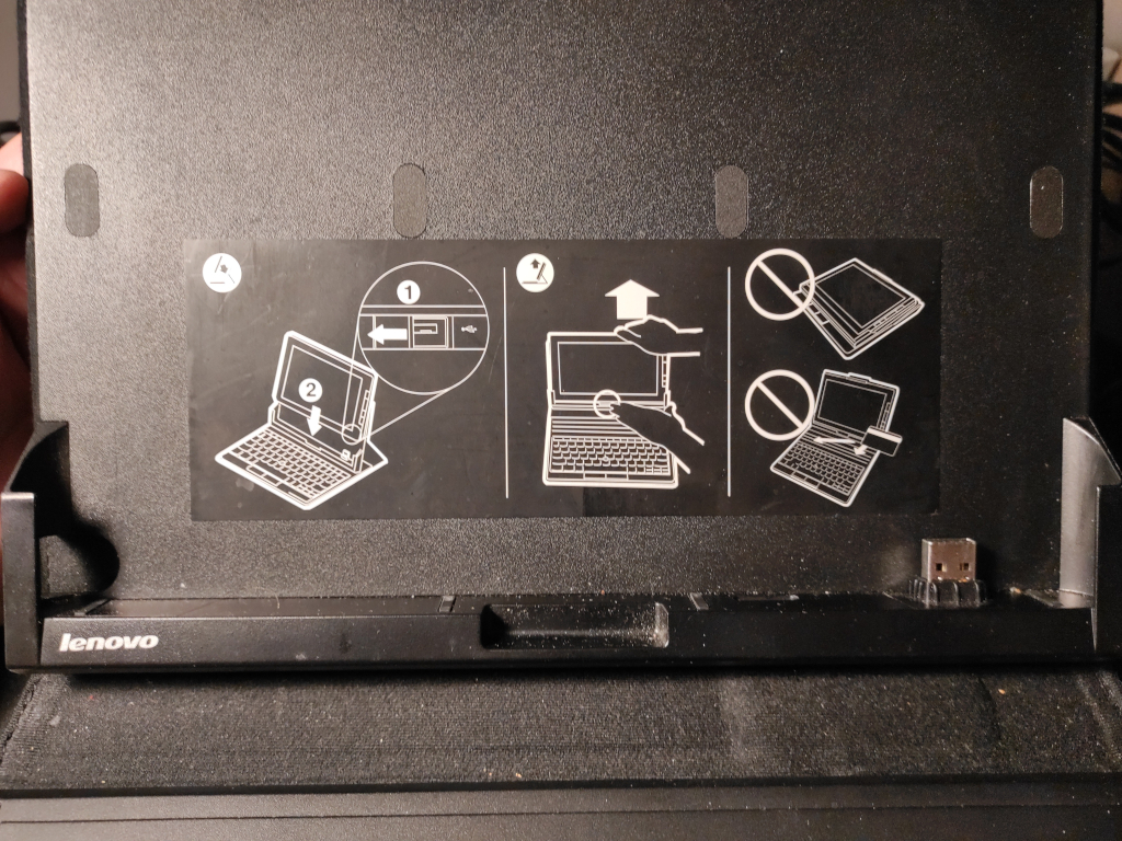 Thinkpad Tablet - docking station connector
